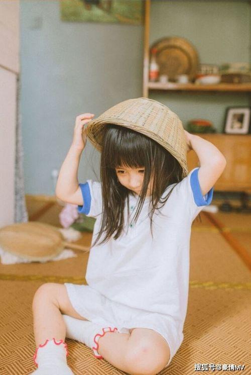 小女孩最新皮肤爆料图片,揭秘小女孩最新皮肤惊艳亮相